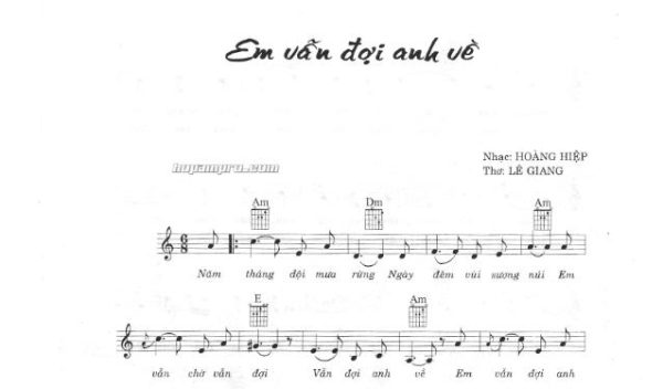 Em vẫn đợi anh về